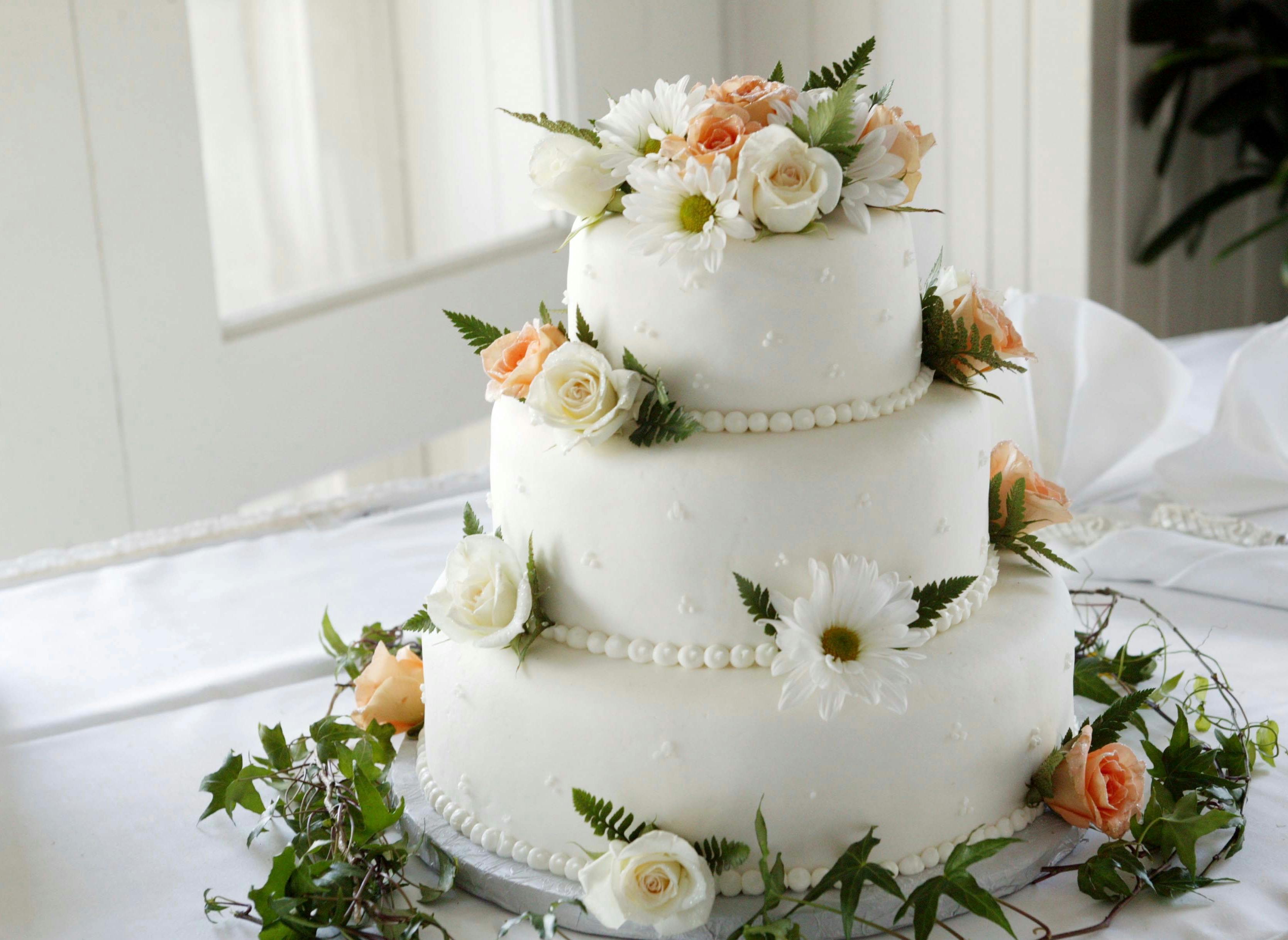 White wedding cake